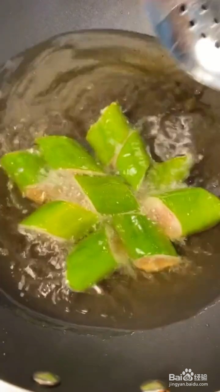 如何自制美味好吃的青椒包肉