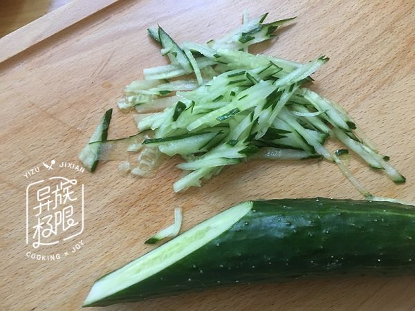 鸡丝西红柿手擀面