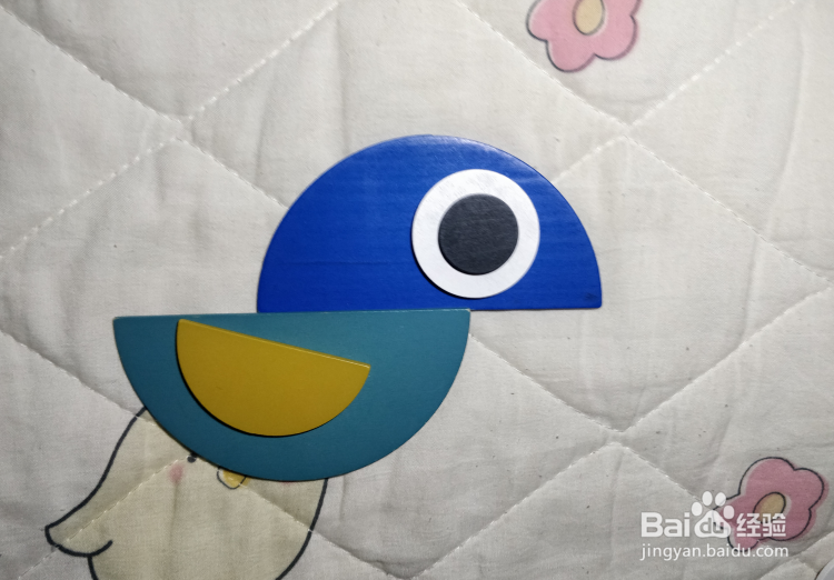 用形状积木怎么拼一只雏鸟？