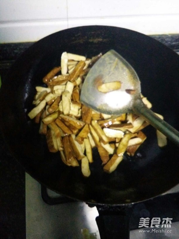 韭菜炒香干的做法