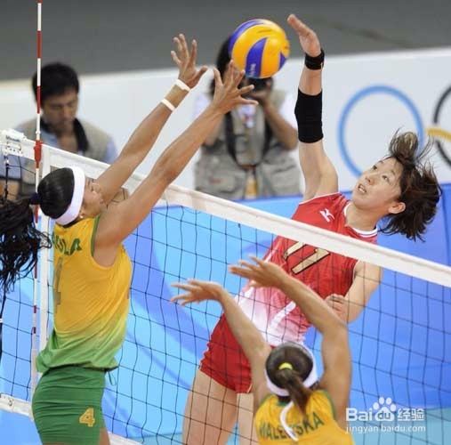 如何打好气排球？