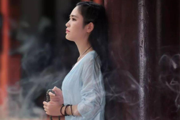 人生而不同后面是什么