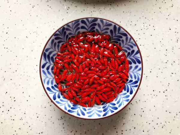 姬松茸茶树菇鸡汤