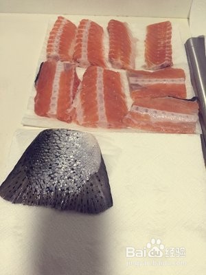 椒盐鱼骨的做法过程