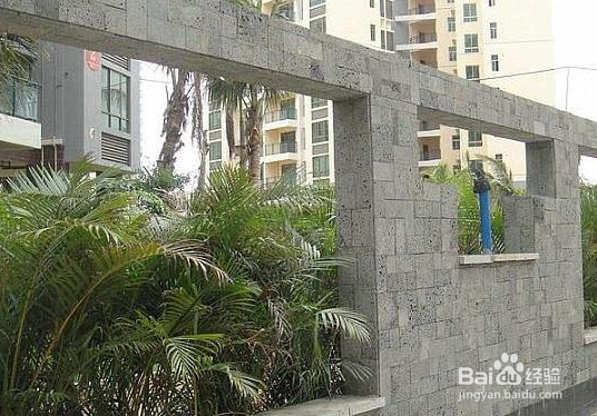 庭院铺青石和火烧石哪个好