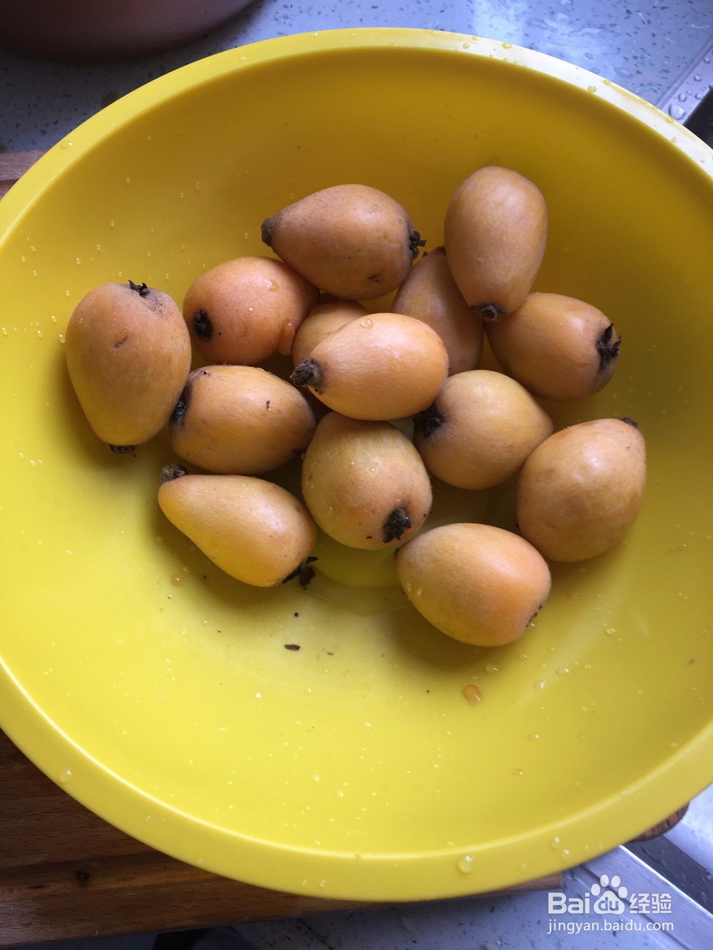 在家如何给儿童做有止咳功效的蜂蜜枇杷茶