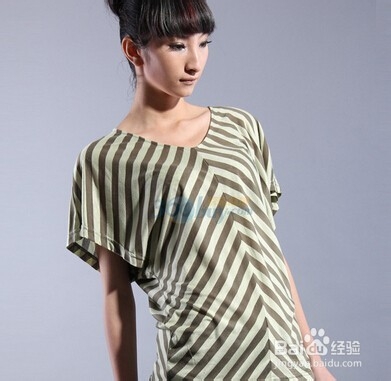 衣服搭配攻略:如何挑选衣服让自己胸部更丰满