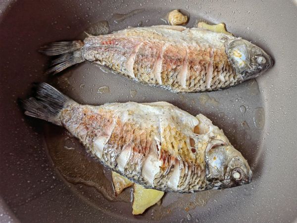 薏米山药鲫鱼汤