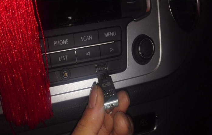 如何将音乐导入车载