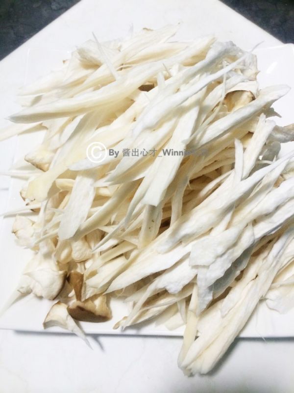 麻椒泰酱拌杏鲍菇