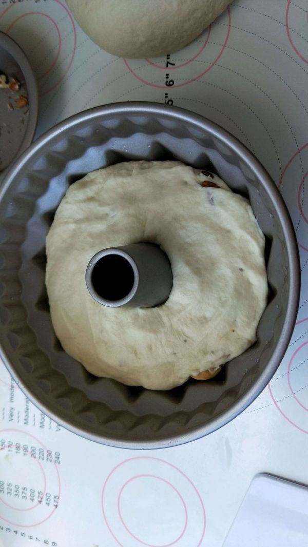 咕咕霍夫坚果大集合面包