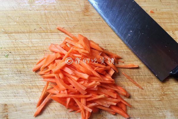 芹菜胡萝卜炒肉丝