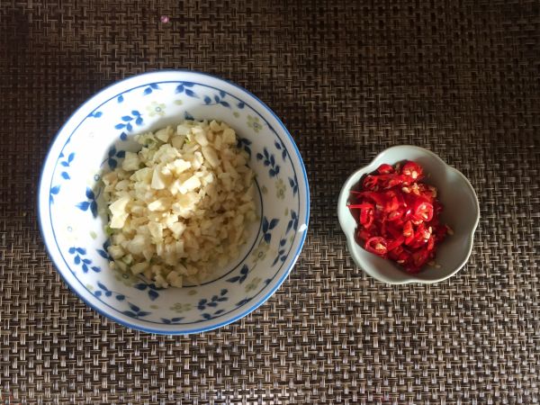 酸辣黄瓜金针菇卷