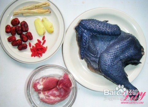 营养美味的DIY补血乌鸡汤