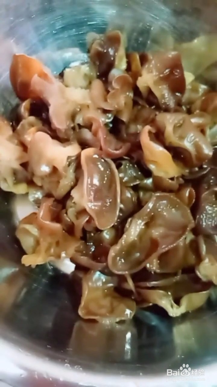 如何自制美味好吃的凉拌黑木耳