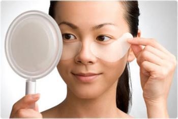 4招教你去除黑眼圈