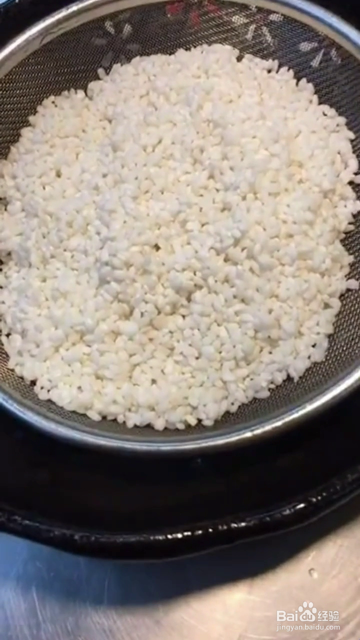 如何制作好吃的排骨香肠煲仔饭