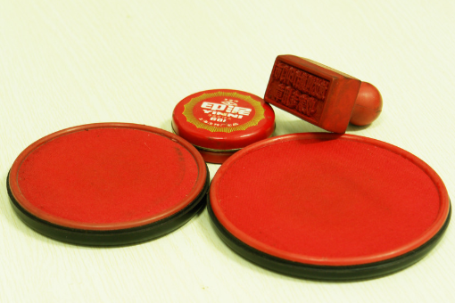 按手印的那个红叫什么名字?哪里有卖的