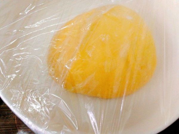 南瓜豆沙包、红枣小米粥