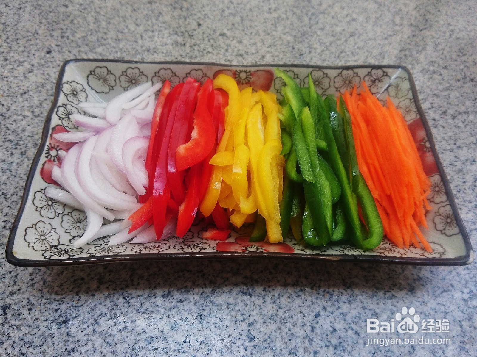 彩椒牛肉炒面的做法