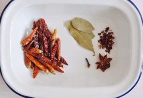 如何制作好吃的川味菜—麻辣鸭脖