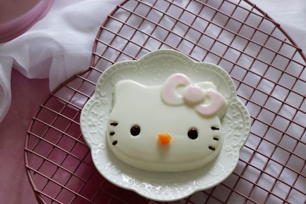 HelloKitty奶冻 清凉细腻奶味足