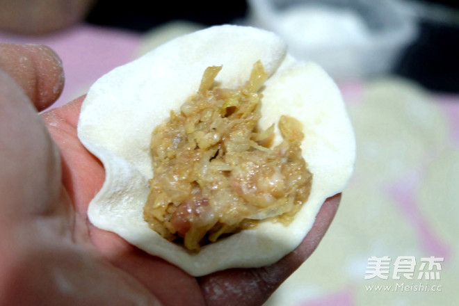猪肉酸菜饺子