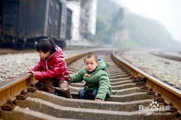 家住铁路附近，怎样注意安全？