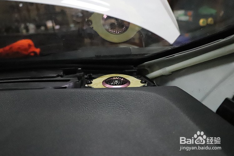 乌鲁木齐吉普自由侠汽车音响改装隔音升级案例