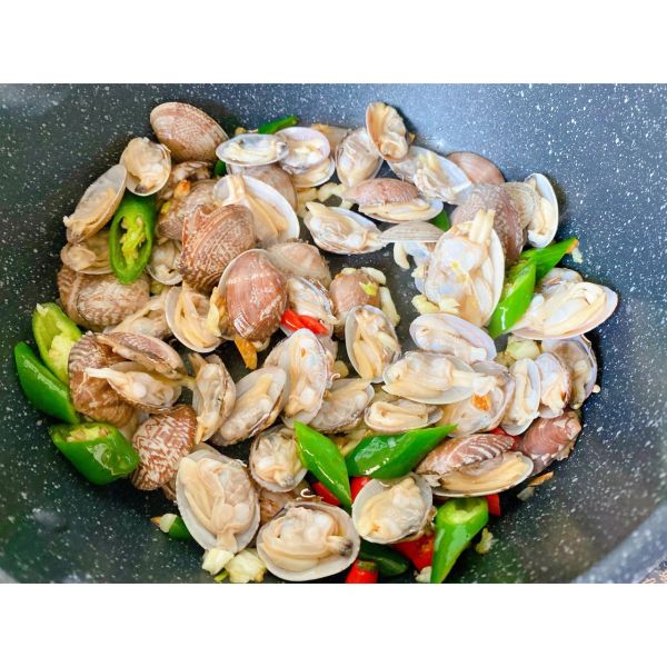 蒜香青椒炒花甲