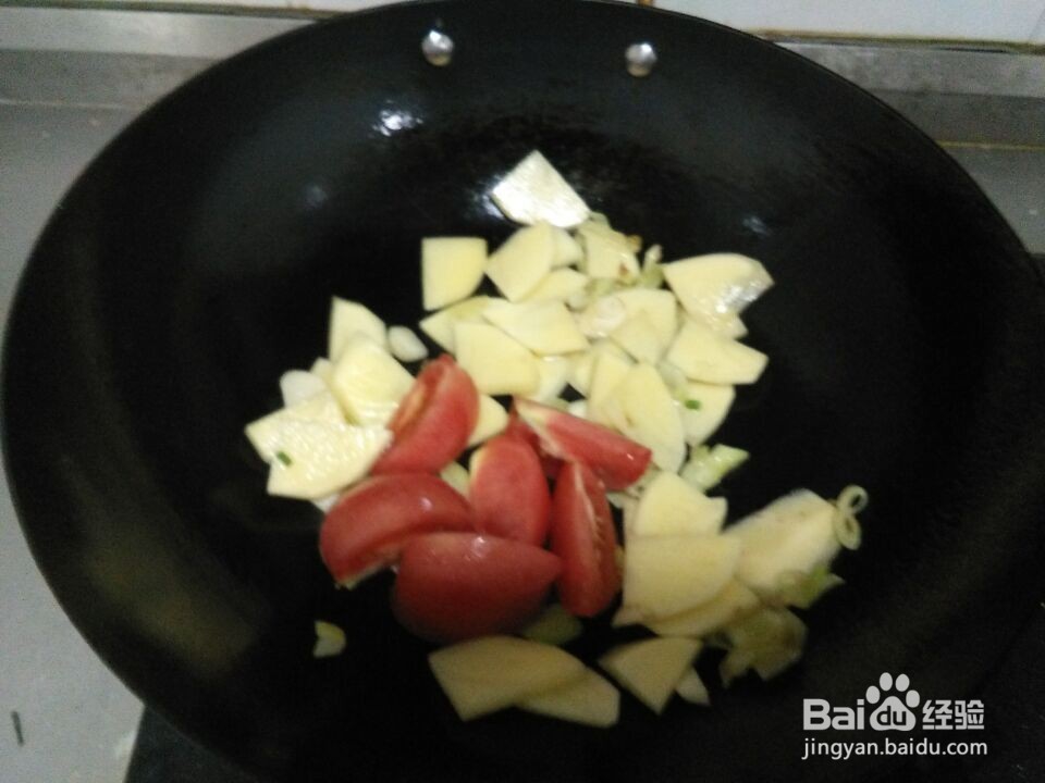 #美食# 家常青椒土豆片的简单做法