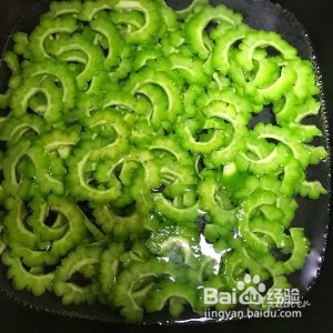 健康养生佳品凉拌苦瓜的做法