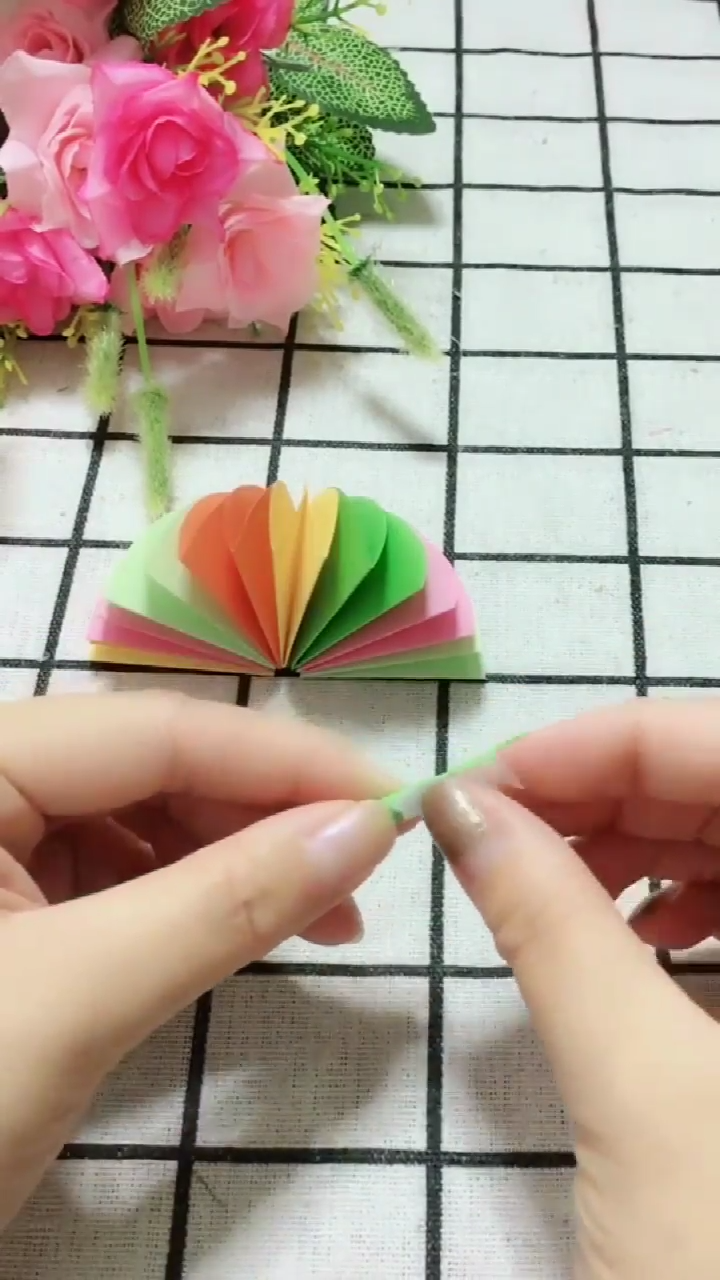 怎样漂亮的折纸花朵