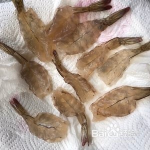 养生食补鲜虾炒秋葵的做法