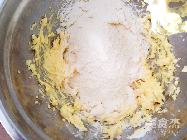 黑加仑黄油蛋糕