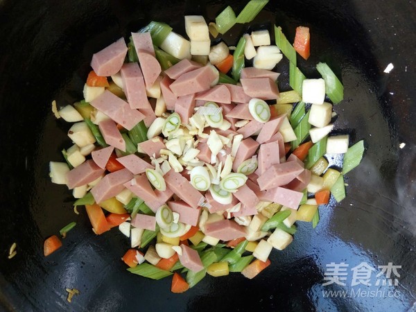 方火腿炒毛豆杂蔬