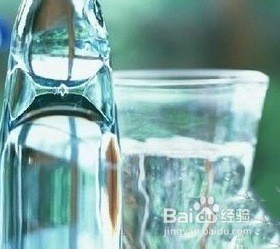 这样喝水能有效排出宿便！