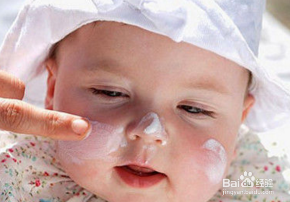 要不要给别人摸宝宝的小脸蛋?