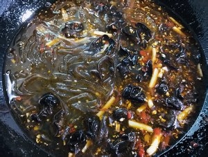 如何做出又香又辣的水煮肉片？