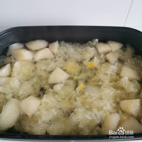 银耳雪梨红枣汤的做法