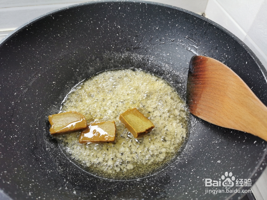 怎么做三文鱼什锦咖喱炒饭？