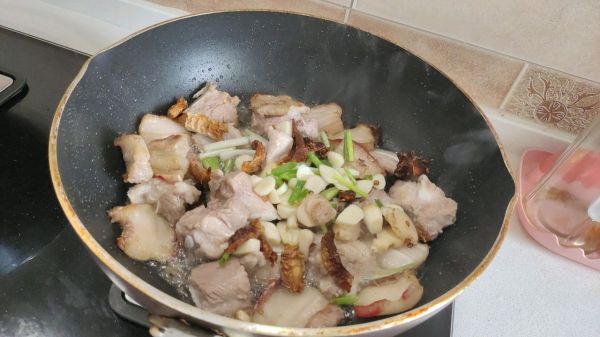 猪肉排骨烩酸菜