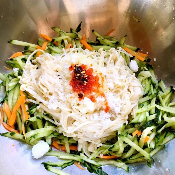 酸辣黄瓜金针菇