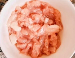 肉丝三蛋粥的做法