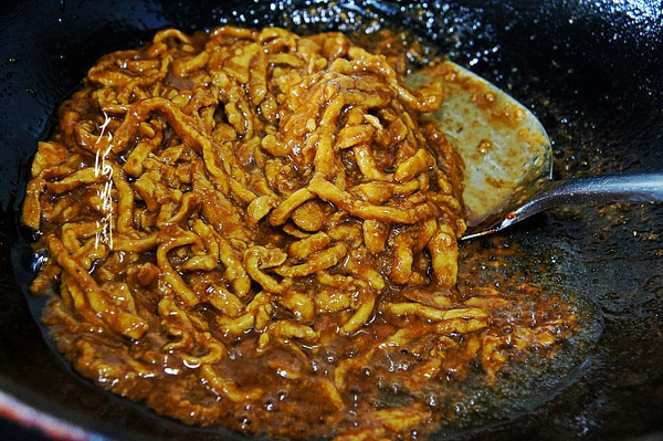 京酱肉丝卷筋饼