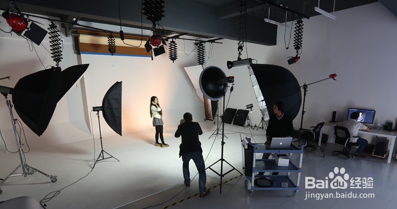 摄影工作室怎么赚钱