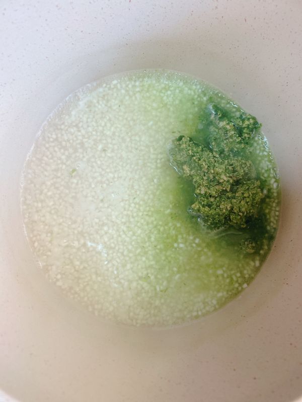菠菜猪肝粒粒面
