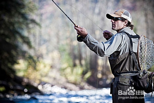 在野外钓鱼如何选择地点