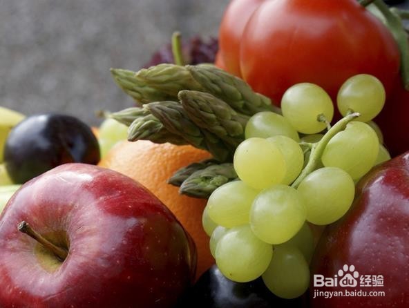 如何防止食物的不当对孩子健康发育的影响？