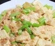 怎样简易制作虾酱豆腐。